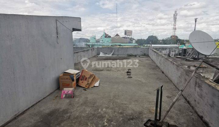 Ruko 3 Lantai dengan Rooftop di Margonda, Depok - Lokasi Strategis 2