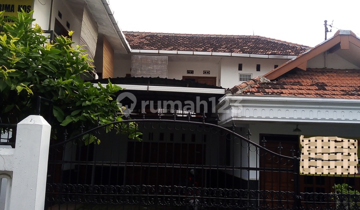 Rumah 2 lantai + Kost 8 Kamar Dijual SHM kondisi Bagus Terawat  1