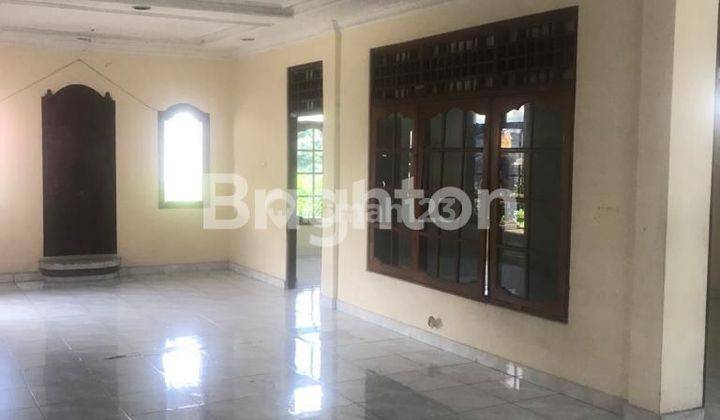 RUMAH BESAR DEKAT SEKOLAH SMP DAN SMA NEGRI DI DENPASAR 2