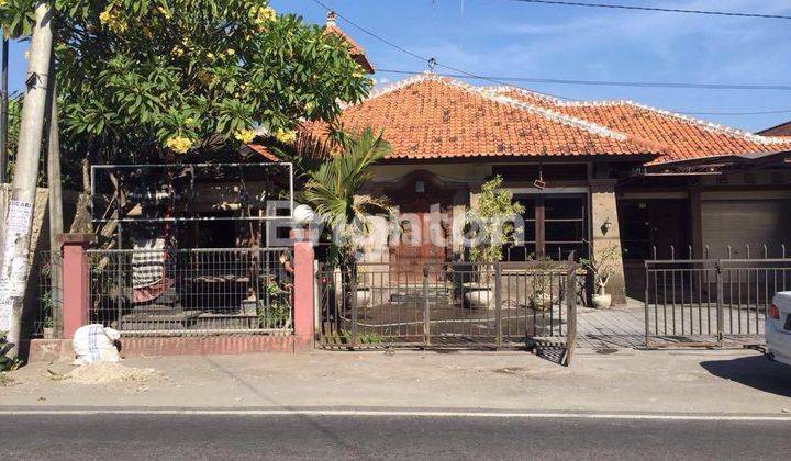 HOUSE ON THE MAIN ROAD OF DENPASAR 1