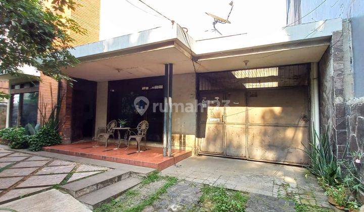 Rumah tua cocok usaha  jalan besar di Tomang  1