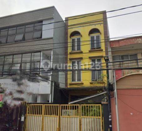 Ruko ttermurah  3 lantai zona komersil, di Rawamangun  1