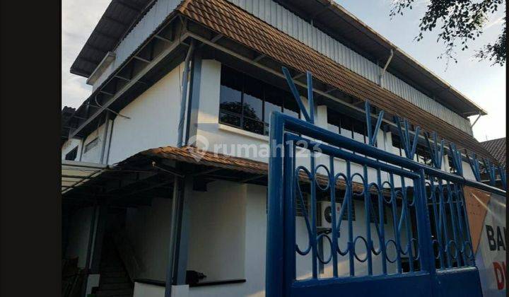 Gudang termurah bangunan kokoh 3 lantai dekat Pintu Tol Rawamangun 1