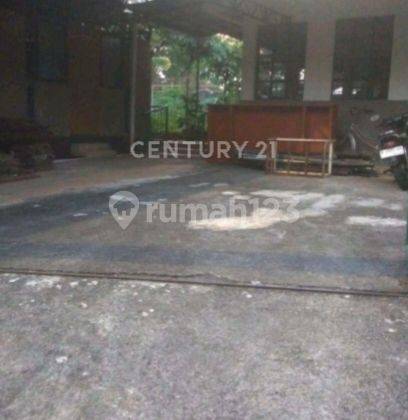 Rumah Dengan Halaman Kebun Dalam Cluster Di Cibubur 2