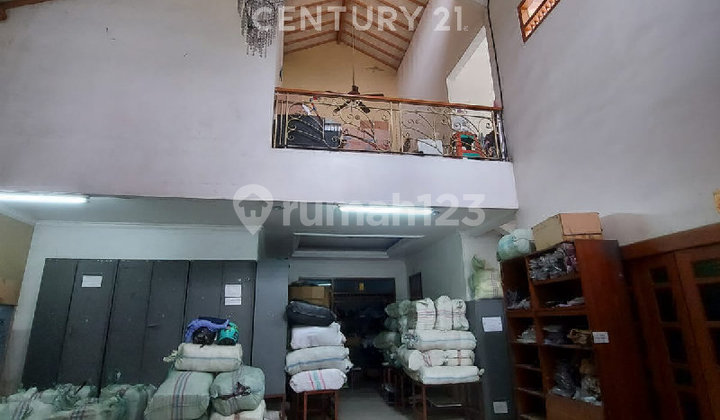 Rumah Hook Bangunan Kokoh di Kayu Putih, Jakarta Timur 2