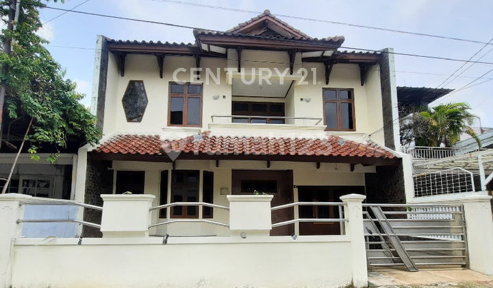 Rumah Dekat Pim Arah Timur di Pondok Indah