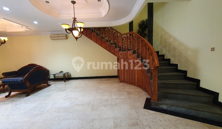 Rumah Bergaya Eropa Terbagus 2 Lt Lokasi Premium Di Pondok Kopi 2