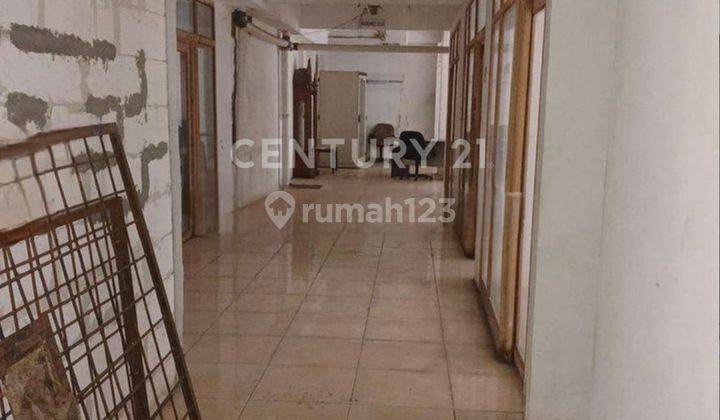 Gedung Kantor 3 Lantai 70% NJOP Lokasi Premium S PARMAN 2