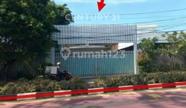 Pabrik di I Gusti Ngurah Rai, Jakarta Timur Pabrik di I Gusti Ngurah Rai, Jakarta Timur