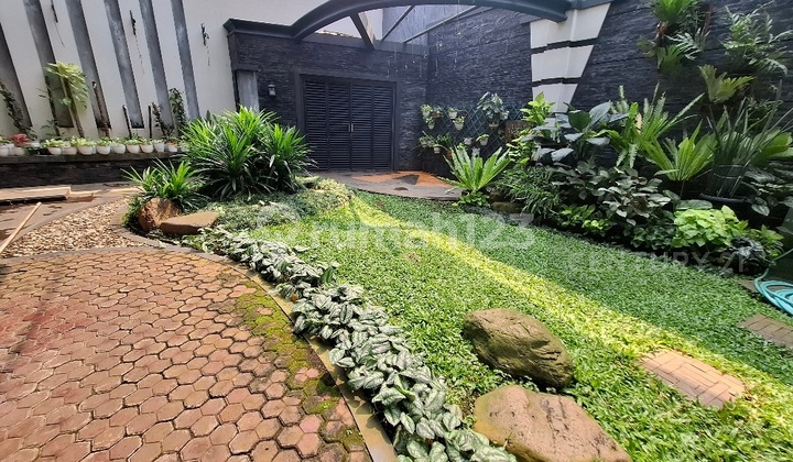 Grand Elegant Villa-Style House in South Kayu Putih 2