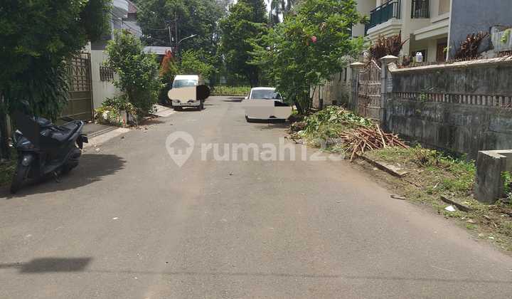 Nice 2-Storey House with Wide Road Access at Premium Location in Pulomas 2