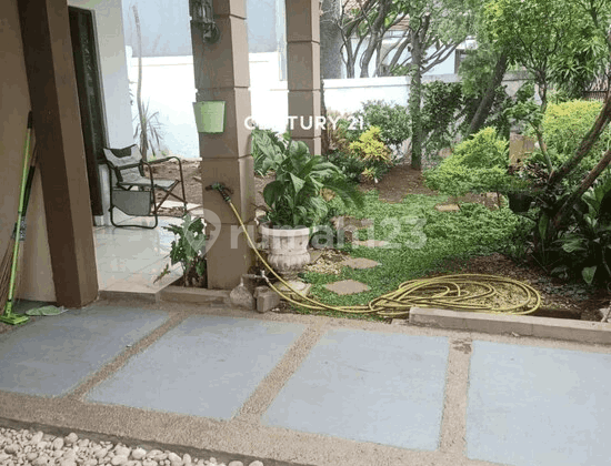 For Sale or Rent Ready-to-Live-in House in Graha Raya Bintaro For Sale or Rent Ready-to-Live-in House in Graha Raya Bintaro