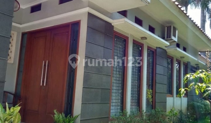 Strategic Hook House on Boulevard Sector 9, Bintaro Jaya