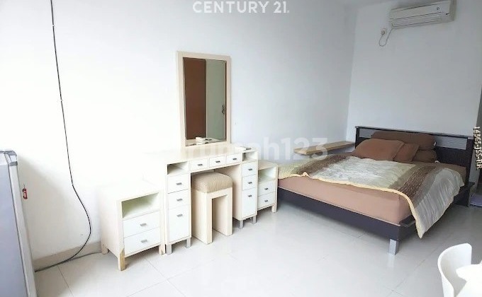 Dijual Kost 3 Lantai Masih Terisi Penyewa 2