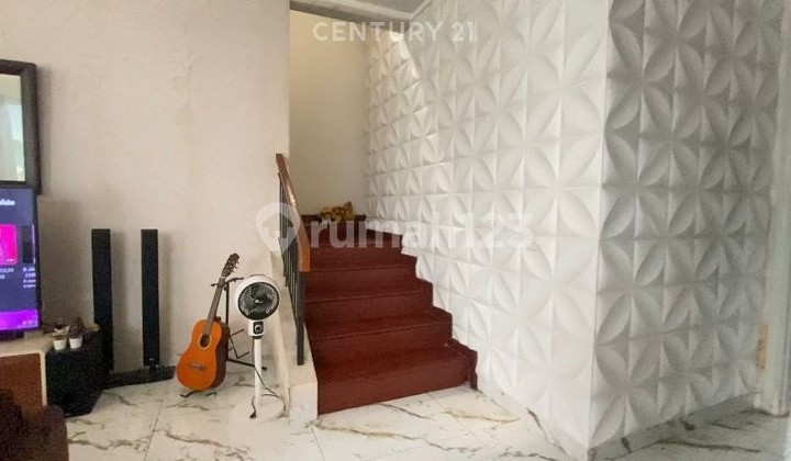 For Sale: Asri House in De Park Cluster BSD 2