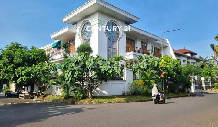 Rumah Mewah Bergaya Classic Dijual Di Lokasi Di Jakarta Barat