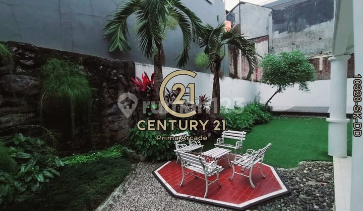 House With Large Land In Bintaro Jaya Sector 5