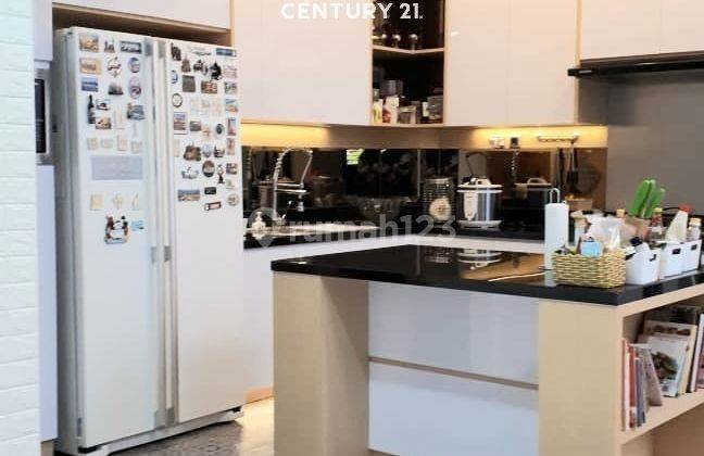 Dijual Rumah Mewah 3 Lantai Ada Rooftop Keren Desain Minimalis  2