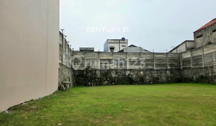 Ready-to-Build Flat Land Plot for Sale in Kebayoran Bintaro Ready-to-Build Flat Land Plot for Sale in Kebayoran Bintaro