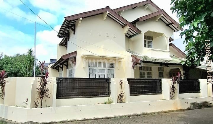 Rumah Hook Selesai Renovasi Depan Taman Di Bintaro Jaya Sektor 2