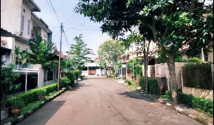 Dijual Rumah Posisi Hook Lokasi Strategis di Bintaro Sektor 3 2