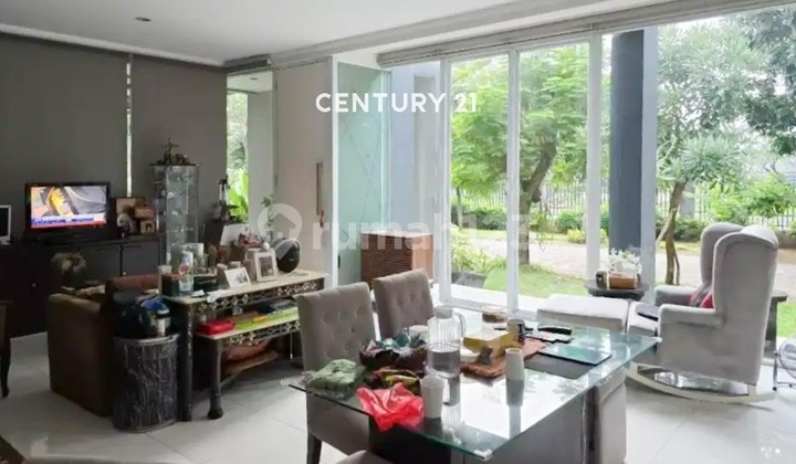 Semi furnished hook house discovery bintaro jaya