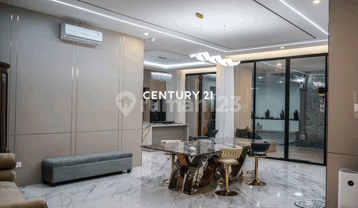 Luxurious Move-In Ready House with 8-Door Boarding Rooms in Veteran, South Jakarta 2