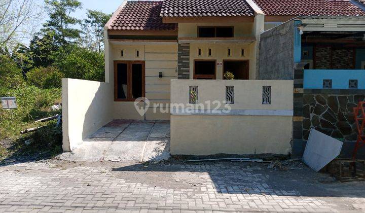 Rumah Baru Gress di Randusari, Teras, Boyolali 1