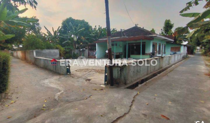 Rumah Dengan Halaman Luas di Ngrombo , Baki, Sukoharjo 1