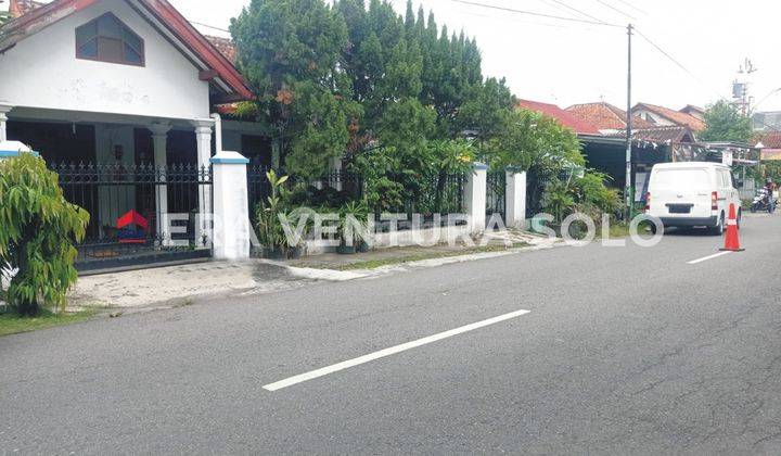 Rumah Lokasi Strategis Dekat Dengan Stadion Manahan di Jajar Solo  1