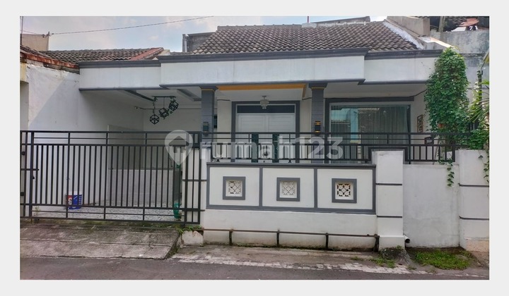 Rumah Minimalis Siap Huni Lokasi Strategis Solo Baru