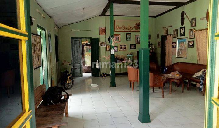 Rumah Etnik Strategis Tengah Kota Solo 2