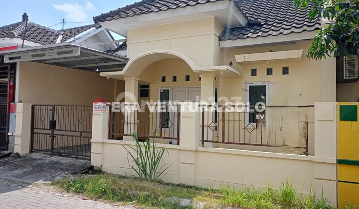 Rumah Strategis Siap Huni Jajar Solo 1