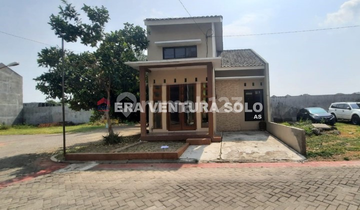 Ready-to-Occupy Cluster House in Colomadu 1