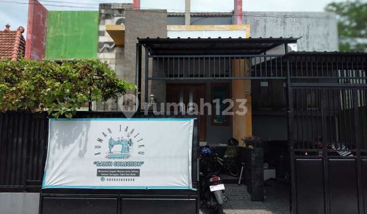 House and Strategic Business Location in Kartasura 2