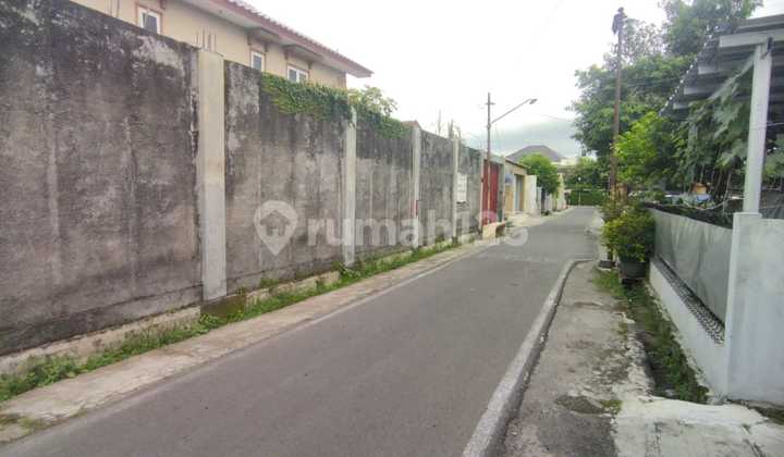 Strategic Ready-to-Occupy House in Kadipiro Solo 2