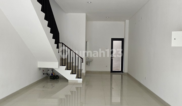 Attached Shop Enchante For Rent Cheap Facing The Street