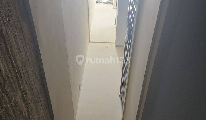 Rumah 2 1/2 Lantai Murah Lokasi Bagus 2