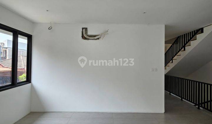 Rumah Baru 3 Lantai Modern Industrial di Kemang Id6050 2