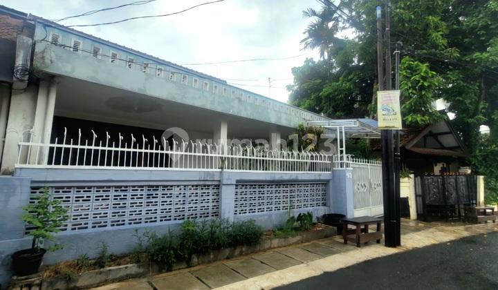Well-Maintained Old House in Bendungan Hilir. ID 10618