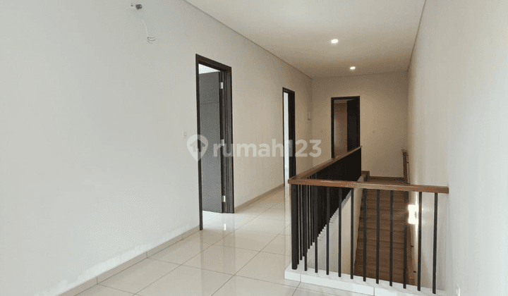 Di Jual Rumah Baru 3 lantai di Serenia Hills (ID9274) 2