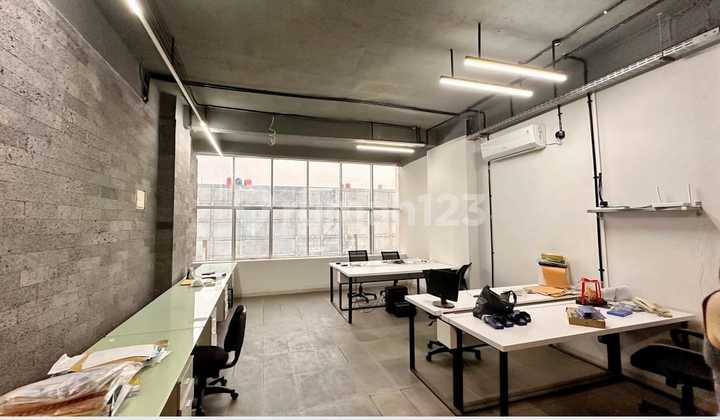 FOR SALE EAGLE SEA OFFICE PIK BUSY LOCATION OFFICE INTERIOR DECORATION