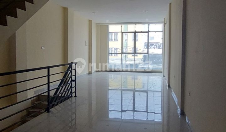 FOR SALE NEWLY BUILT SHOPHOUSE IN KAPUK, STRATEGIC LOCATION 2