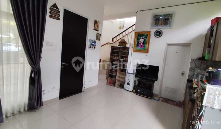 For Sale Tangerang Karawaci House Ready to Live In Good Condition 2