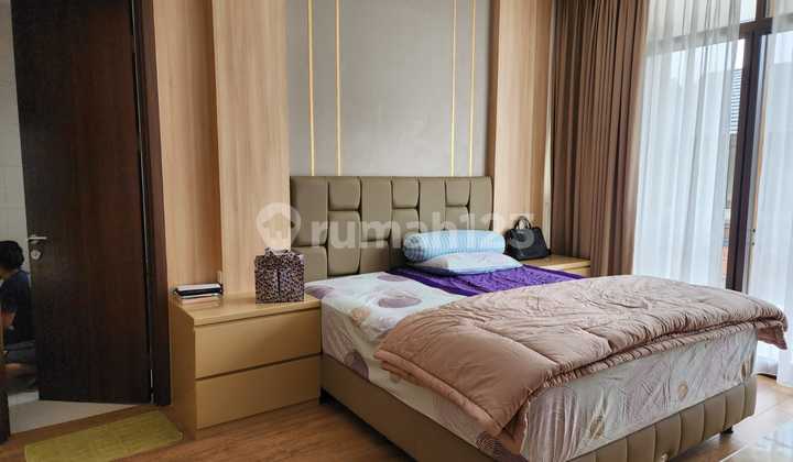 Turun Harga / Dijual Rumah Tangerang Suvarna Sutera Semi Furnish Kondisi Bagus