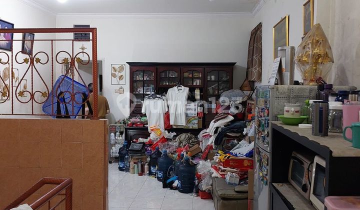 FOR SALE SHOPHOUSE IN JELAMBAR, WIDE STREET, BUSY LOCATION 2