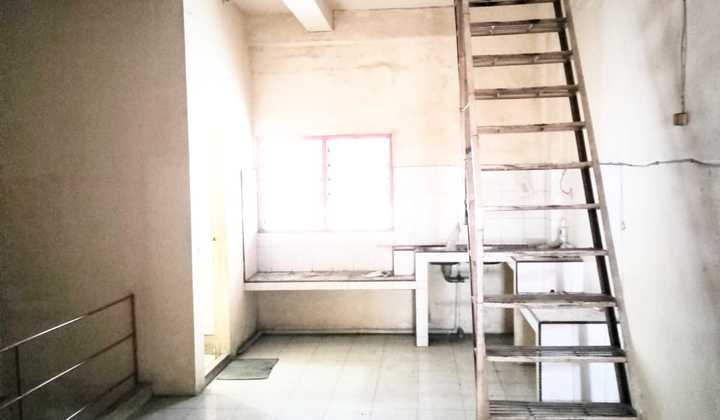 FOR RENT: RUKO IN BANDENGAN, BUSY AND STRATEGIC LOCATION