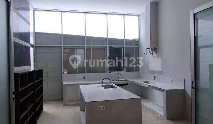 Disewakan Rumah Pik Terenovasi Siap Huni