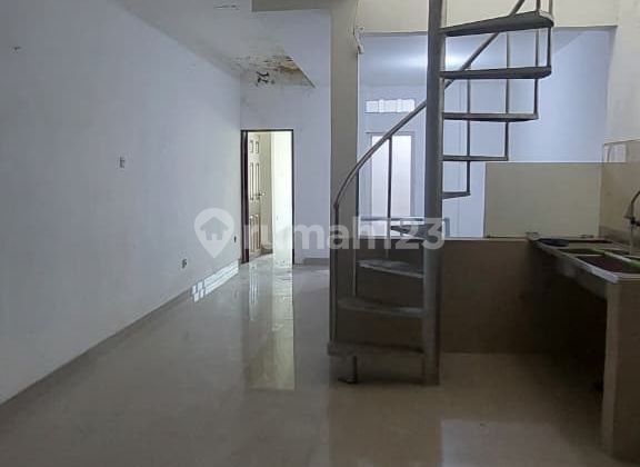 Disewakan Ruko Taman Palem Dekat Toll Jalan Lebar