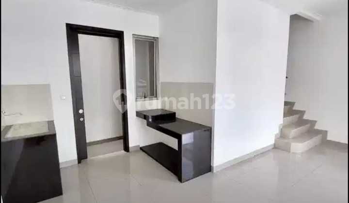 DISEWAKAN RUMAH PANTAI INDAH KAPUK 2 UNFURNISH KONDISI RAPIH